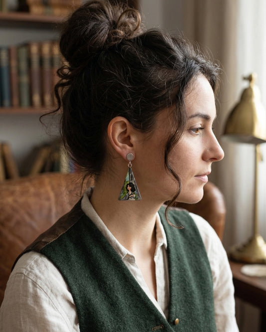 Bookish Stories Earrings (Claire Fraser | Diana Gabaldon)